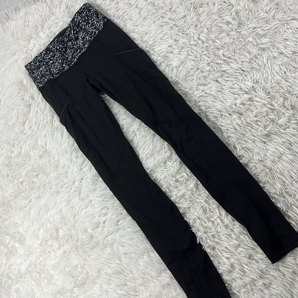 Lululemon Fresh Tracks Tight Black / Iced Wave White Black